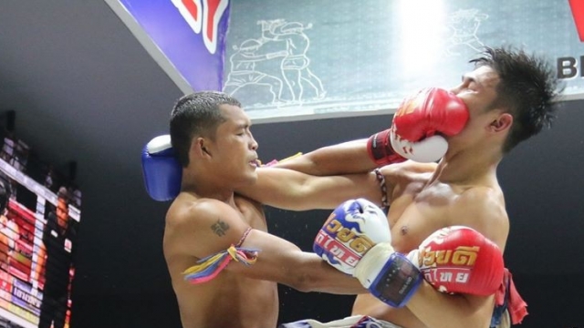 เพชรมณีพลิกเข้าวินสุดมันส์คู่เอกศึกมวยดีวิถีไทย